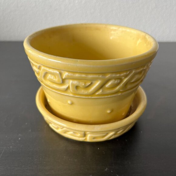 Vintage 1940s McCoy Greek Key Planter // Yellow Glaze // Attached Saucer 4.75" - Picture 4 of 10